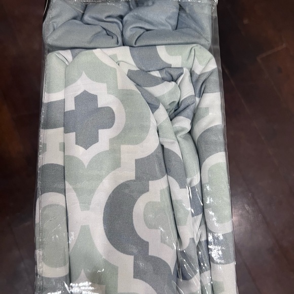 King Size Bed sheet Set + extra pillowcases - Picture 4 of 7